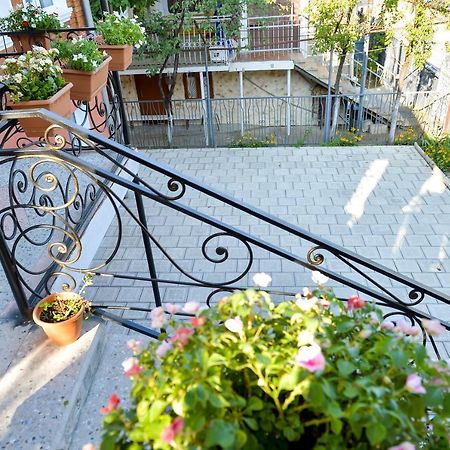 Bibi Hotel Kutaisi Eksteriør billede