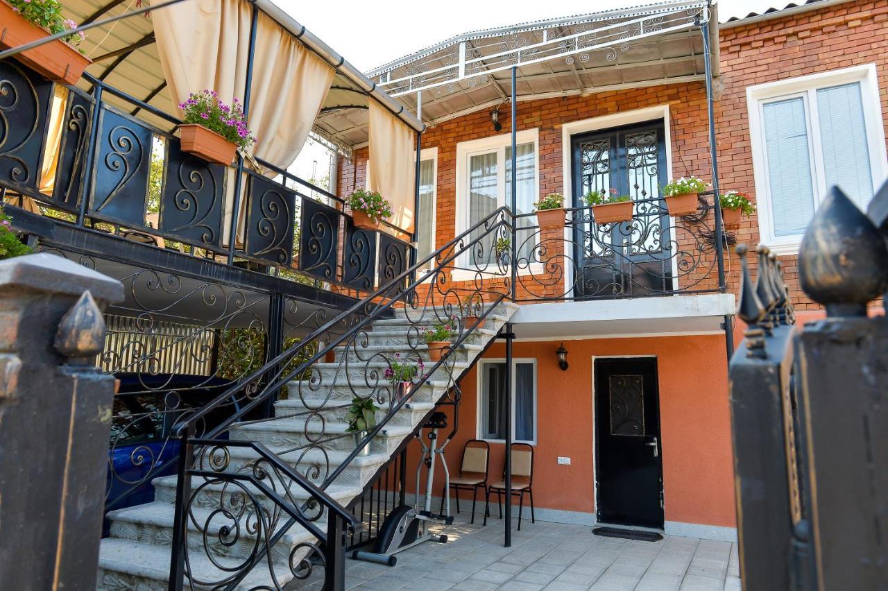 Bibi Hotel Kutaisi Eksteriør billede